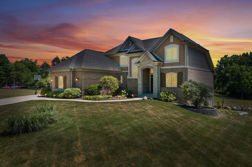 810 George Allen Dr, South Vienna, OH, 45369-9622 | Card Image