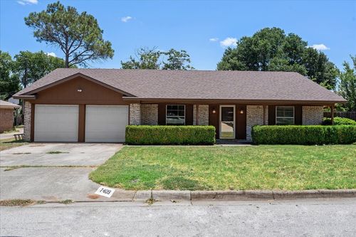 7409 Pinehurst Dr W, Fort Worth, TX, 76134-4404 | Card Image