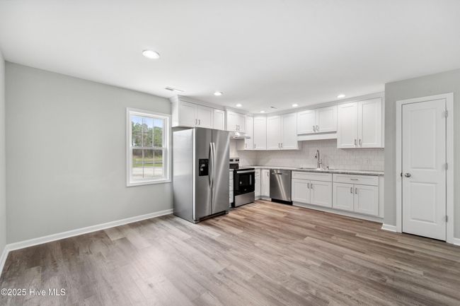 1996 Catherine Lake Rd, House other with 3 bedrooms, 2 bathrooms and 1 parking in Richlands NC | Image 8