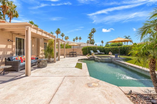 Front Patio | Image 19