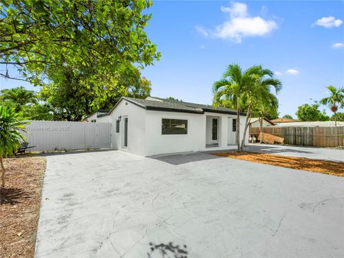 10321 Nw 32nd Pl, Miami, FL, 33147-1175 | Card Image