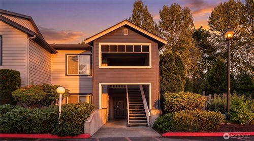 f204-10825 Se 200th St, Kent, WA, 98031-5556 | Card Image