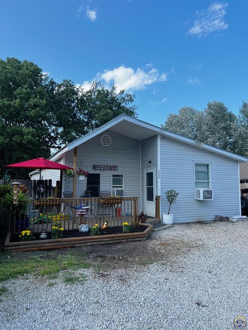 206 E Lucy St, Mc Louth, KS, 66054-5259 | Card Image