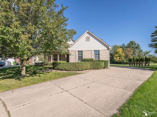 25028 Maxwell Ln, Flat Rock, MI, 48134-1481 | Card Image