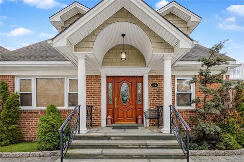 45 College Ave, Staten Island, NY, 10314-2436 | Card Image