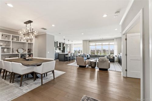 22302-22302 Aspenwood Drive, Oyster Bay, NY, 11803 | Card Image