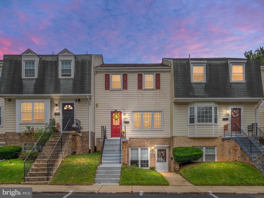 Hart Ct, Crofton, MD 21114