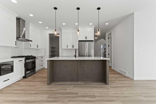 271 Kinniburgh Loop, House other with 4 bedrooms, 3 bathrooms and 4 parking in Chestermere AB | Image 15
