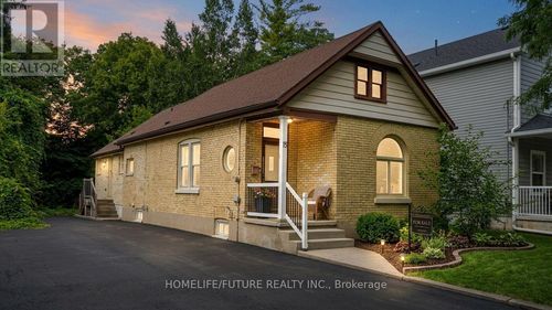 15 Charles St, London, ON, N6H1H1 | Card Image