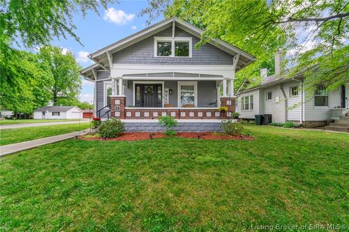 200 Elm St, Clarksville, IN, 47129-2706 | Card Image