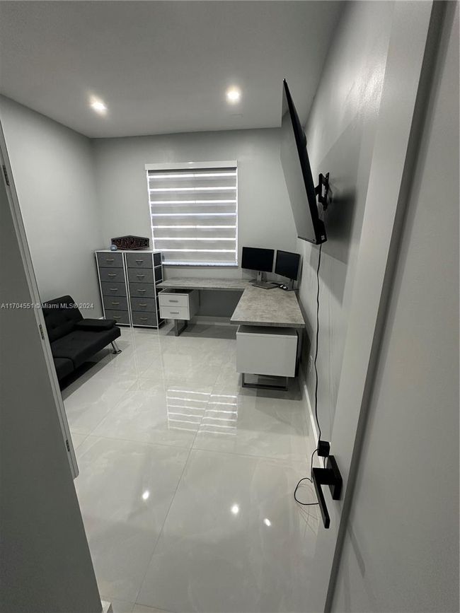 APT-1601 - 8520 Nw 139 Th Ter, Townhouse with 3 bedrooms, 3 bathrooms and null parking in MIAMI LAKES FL | Image 30