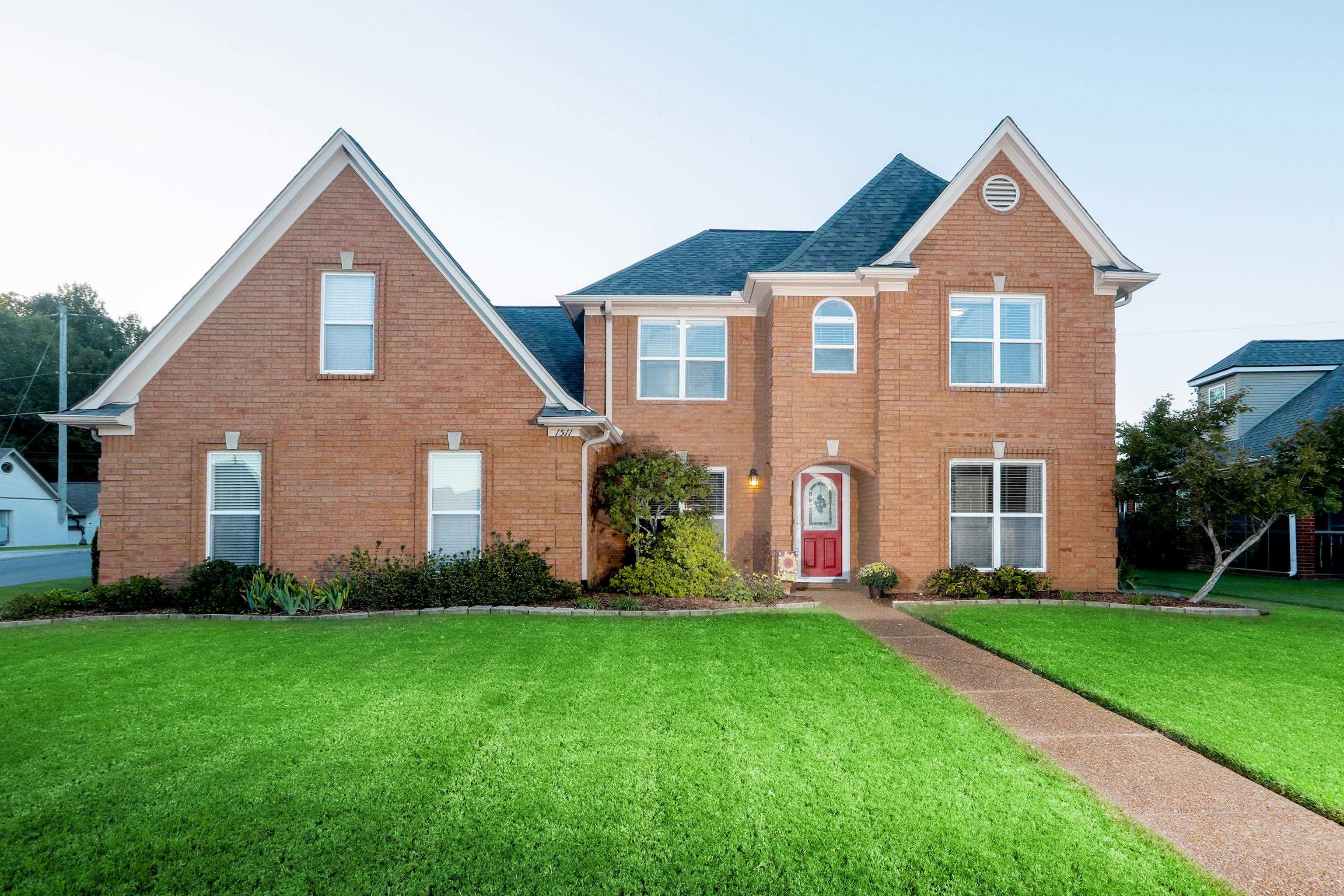 Far Dr, Cordova, TN 38016