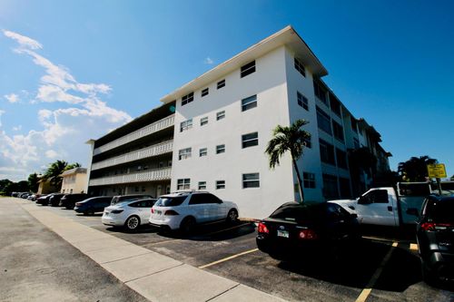 208-211 Ne 8th Avenue, Hallandale Beach, FL, 33009 | Card Image