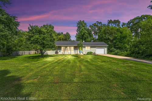 1920 E Chippewa River Rd, Midland, MI, 48640-8207 | Card Image
