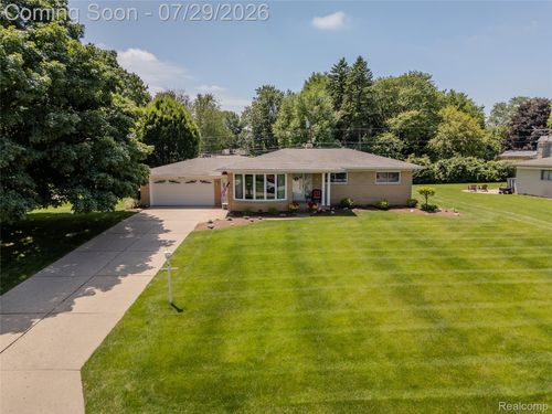 5090 Lorin Dr, Shelby Township, MI, 48316-2318 | Card Image