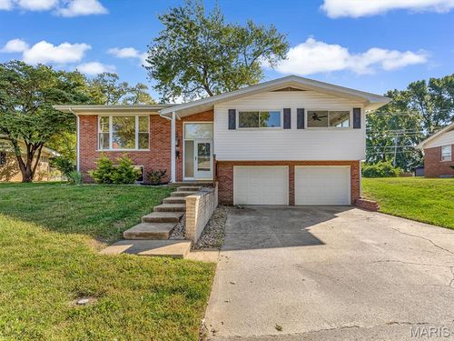 10 President Way, Belleville, IL, 62226-5424 | Card Image
