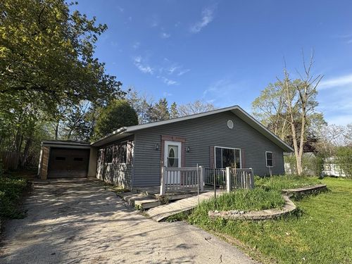 13010 W Honey Lane, New Berlin, WI, 53151 | Card Image