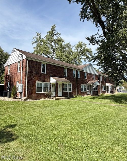 736 West St, Niles, OH, 44446-2737 | Card Image