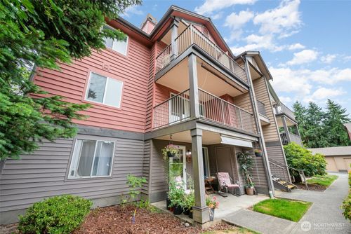 apt-b201-13209 Newcastle Way, Newcastle, WA, 98059-3163 | Card Image