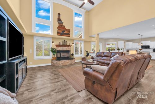 1645 S River Grove Way, Eagle, ID, 83616-6369 | Card Image