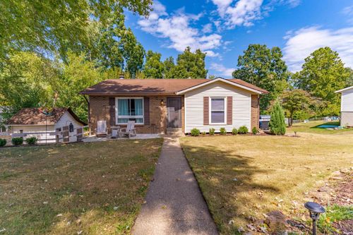 6833 Concord Dr, Newburgh, IN, 47630-2065 | Card Image