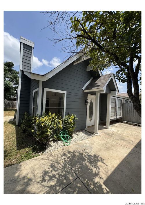 9611 Simplicity Dr, San Antonio, TX, 78245-1545 | Card Image