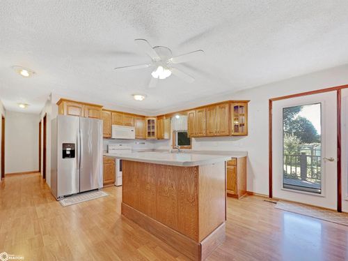 814 3rd St Nw, Hampton, IA, 50441-1308 | Card Image