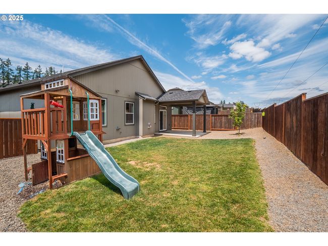 1067 S 55 Th St, House other with 3 bedrooms, 2 bathrooms and 2 parking in Springfield OR | Image 31