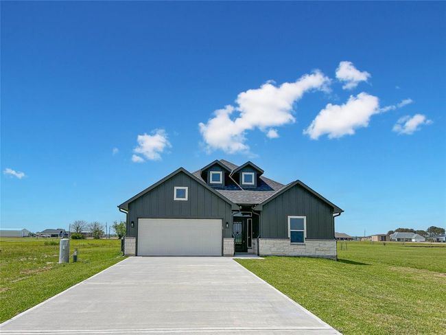 435 Angus Trl, House other with 4 bedrooms, 2 bathrooms and 2 parking in Angleton TX | Image 25