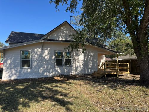 213 W Pine St, Coweta, OK, 74429-2103 | Card Image