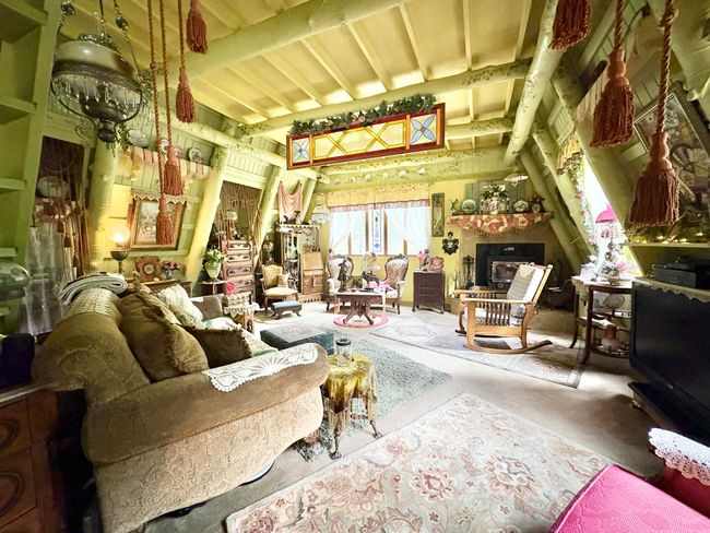 Living Room | Image 12