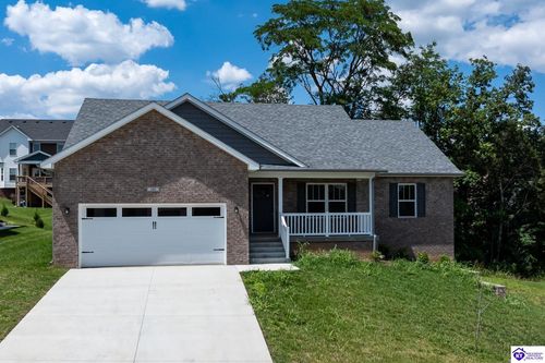 148 Wooded Glen Dr, Mount Washington, KY, 40047-7799 | Card Image