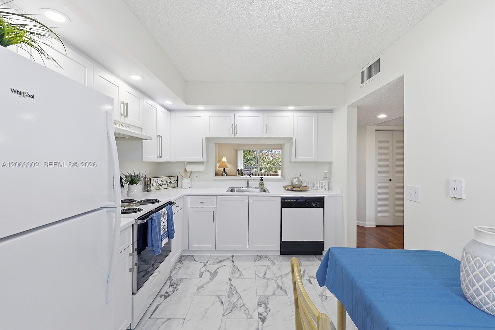 Residential in Pembroke Pines 4
