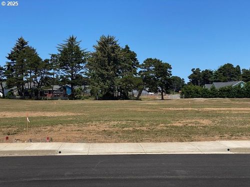 5 Bandon Ave Sw, Bandon, OR, 97411 | Card Image