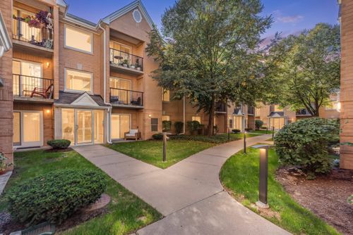 204-8700 W Evelyn Lane, Chicago, IL, 60656 | Card Image