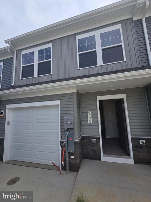 204 Olympus Rd, CHARLES TOWN, WV, 25414-6122 | Card Image