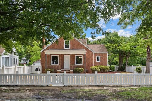 134 Chesterfield Rd, Hampton, VA, 23661-3227 | Card Image