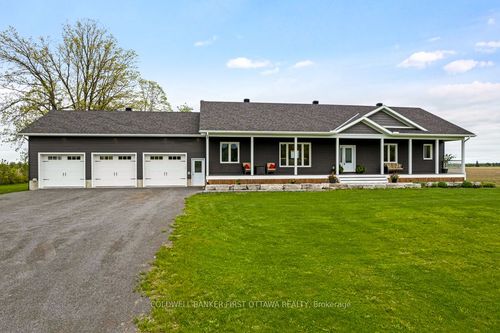 800 Waba Rd, Pakenham, ON, K0A2X0 | Card Image