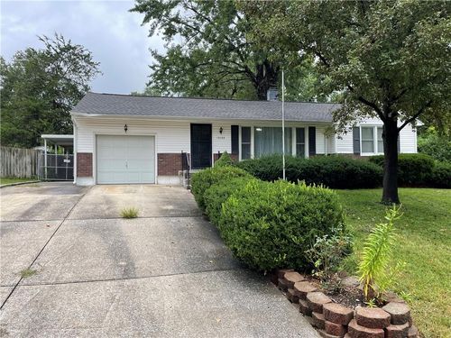 12102 E 47th Ter S, Independence, MO, 64055-5703 | Card Image