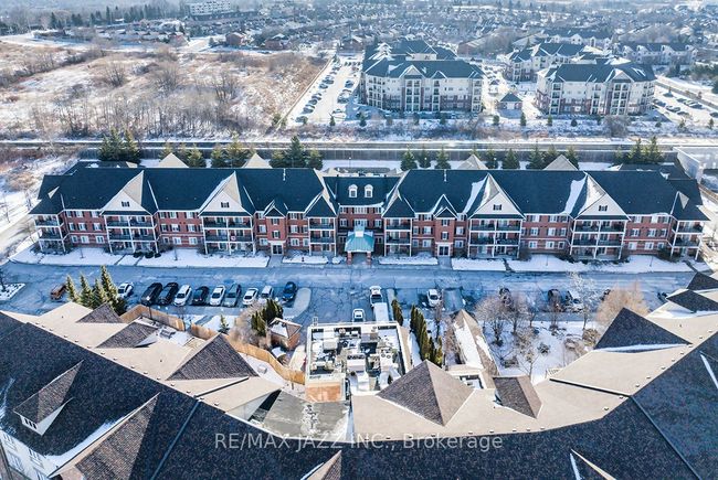 303 - 61 Clarington Blvd, Condo with 2 bedrooms, 1 bathrooms and 1 parking in Clarington ON | Image 4