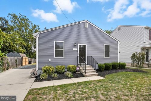 8334 Herbert Ave, PENNSAUKEN, NJ, 08109-3712 | Card Image