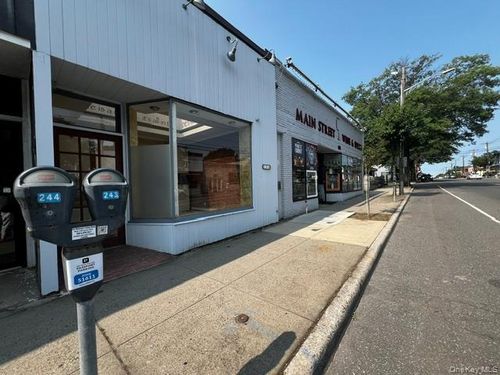 184 Main St, Port Washington, NY, 11050-3212 | Card Image