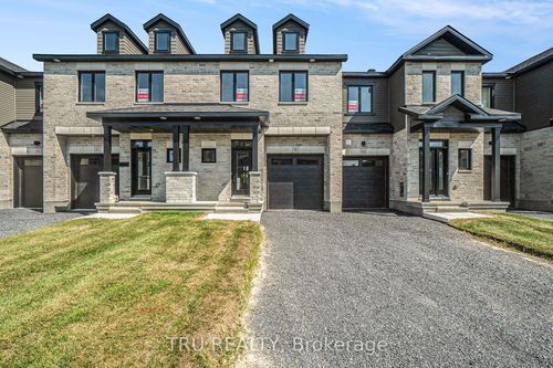 941 Cologne St, Embrun, ON, K0A1W0 | Card Image