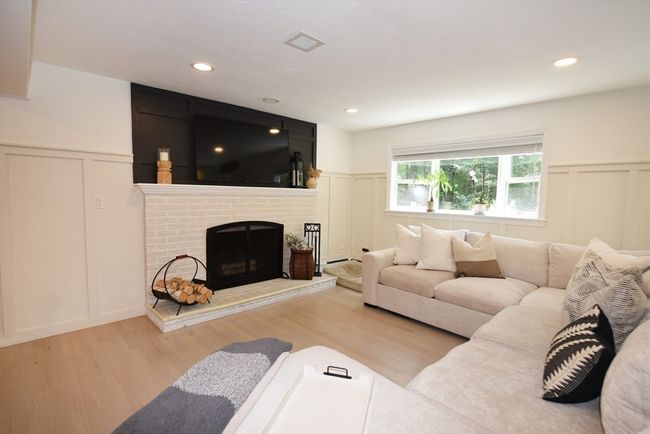 35 Ryders Ln, House other with 4 bedrooms, 3 bathrooms and 6 parking in Marshfield MA | Image 10
