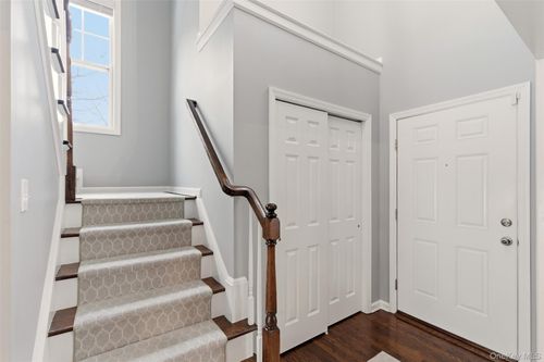 30 Rancher Pl, Huntington, NY, 11743-4020 | Card Image