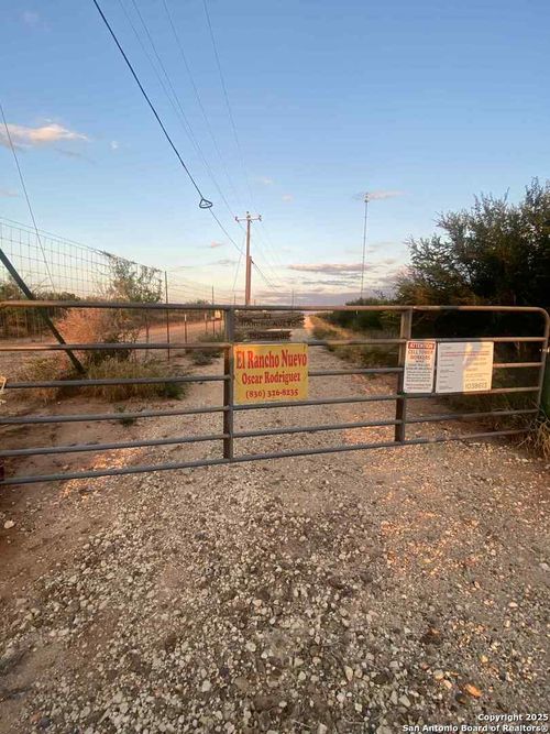 135 FM 468 Fm 468, Big Wells, TX, 78830 | Card Image