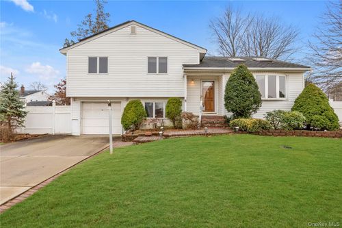 5 Glenbrook Rd, Hicksville, NY, 11801-4819 | Card Image