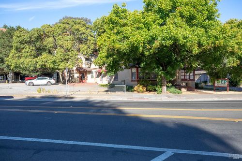 534 B St, Santa Rosa, CA, 95401-5211 | Card Image