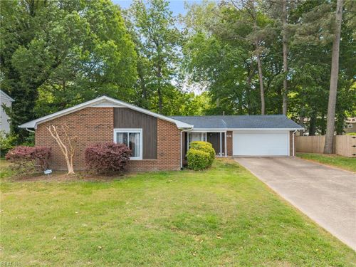 104 Admiral Ct, Hampton, VA, 23669-1004 | Card Image