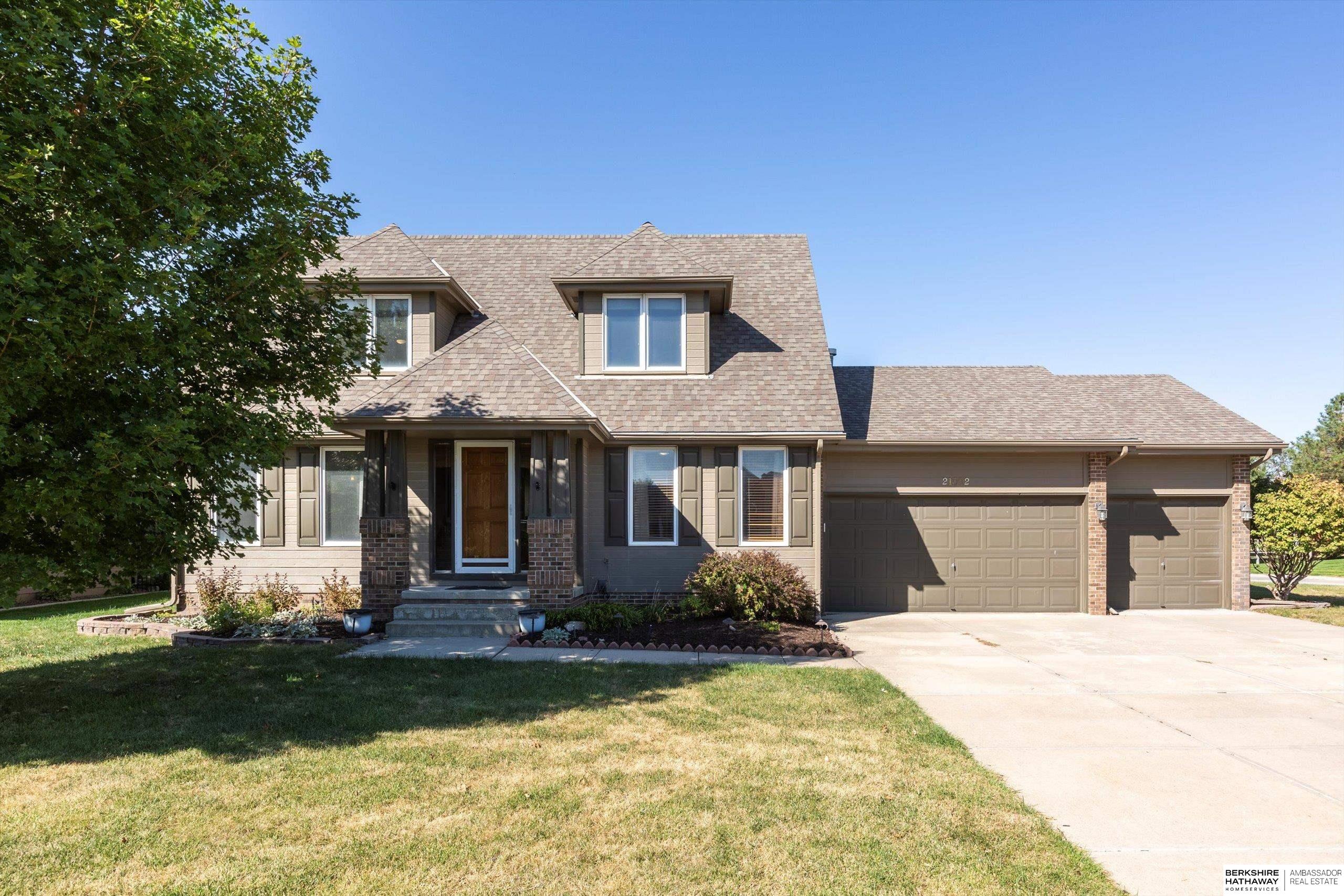 Schofield Dr, Gretna, NE 68028